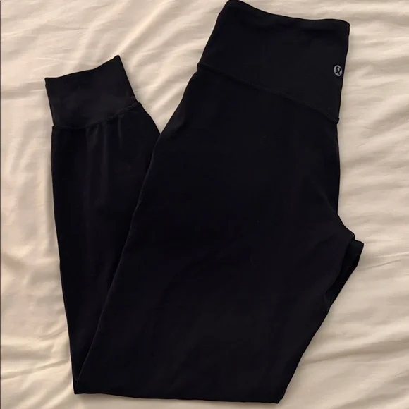 Women's Lululemon Align Joggers size 6 - Picture 2 of 2